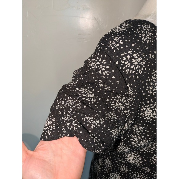 Everly Floral Midi Dress Short Sleeve V Neck Large Black White Tiered Lined - Picture 11 of 12